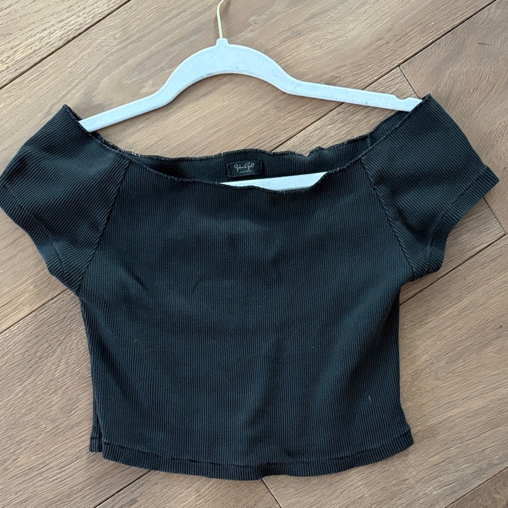 Brandy Melville Off-Shoulder Ribbed Top - size OS